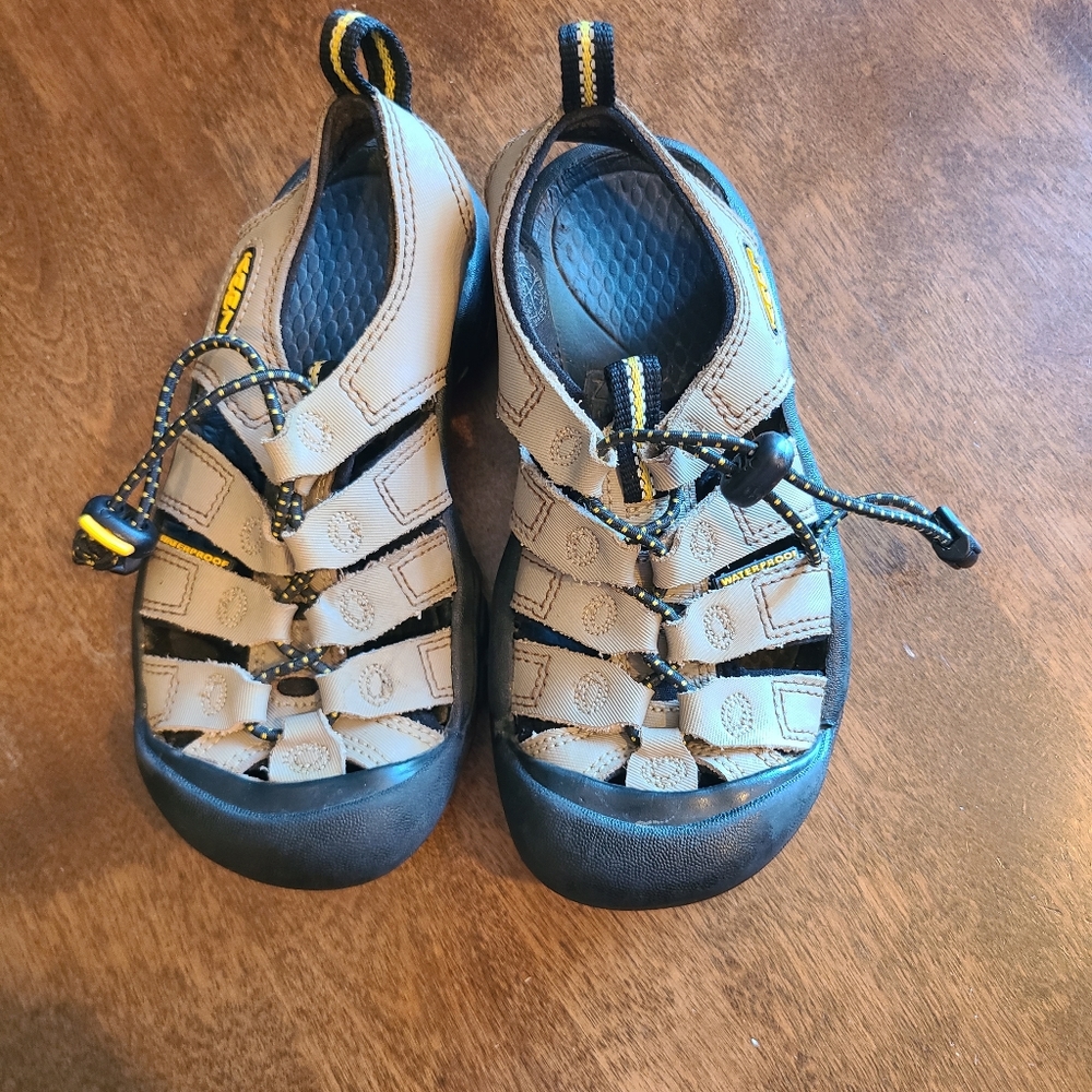 Keen Newport sandals little kids/ toddler 12